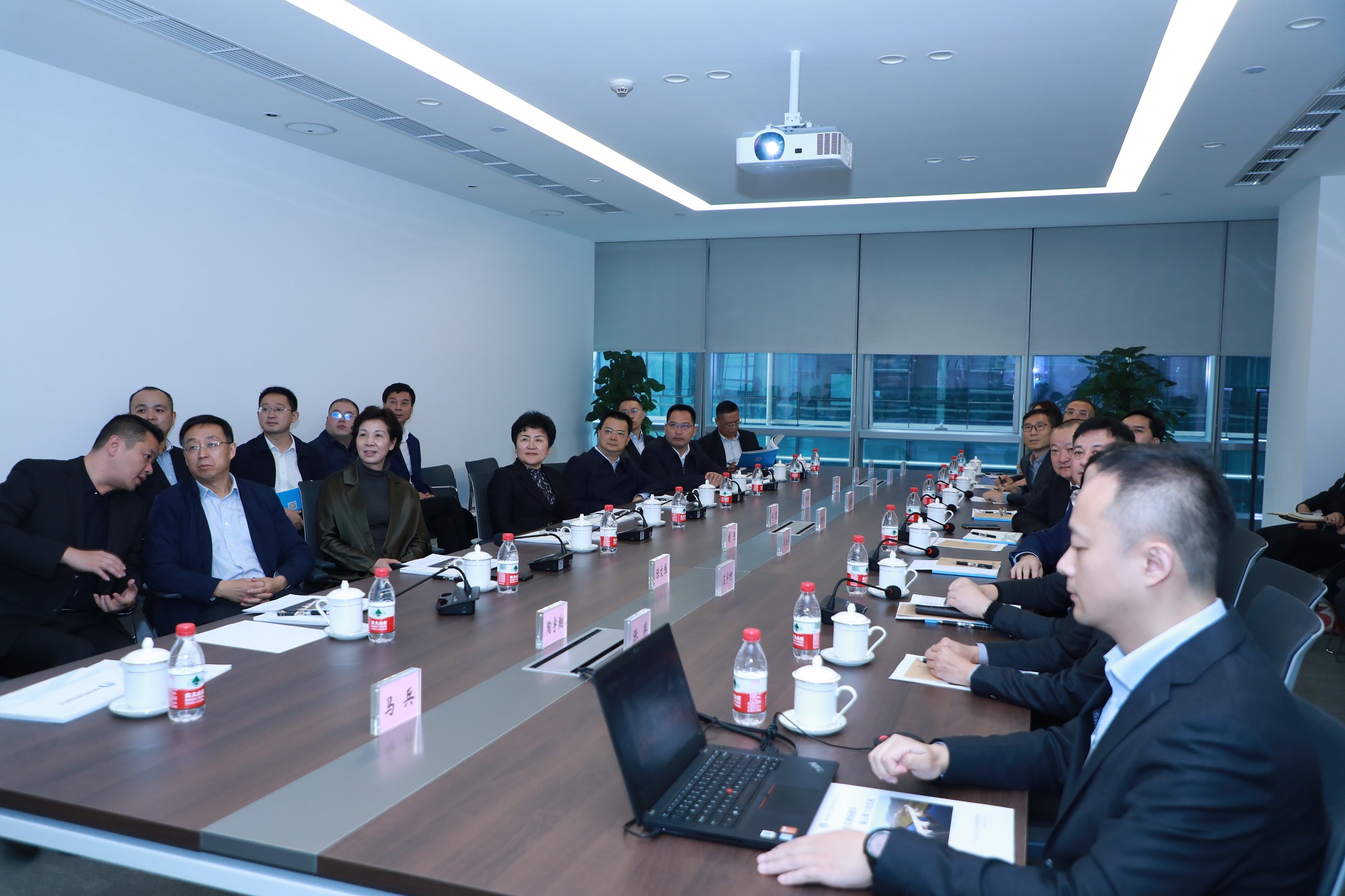 省人大常委會副主任、達州市委書記包惠蒞臨公司視察指導